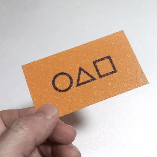 Carte iconique Squid Game avec support